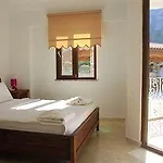 Riverside Hotel