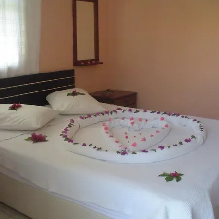 Riverside Отель 3*