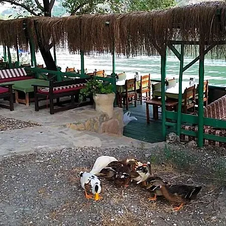 Ξενοδοχείο Riverside 3*