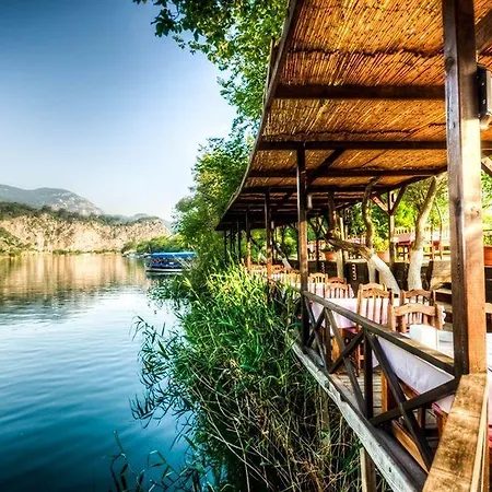 Ξενοδοχείο Riverside 3*