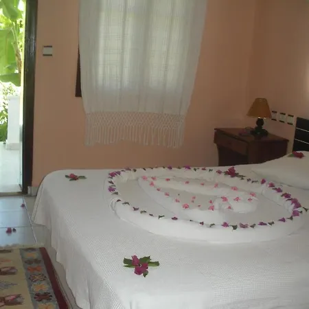 Riverside Hotel 2*