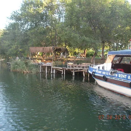 Riverside Отель 3*