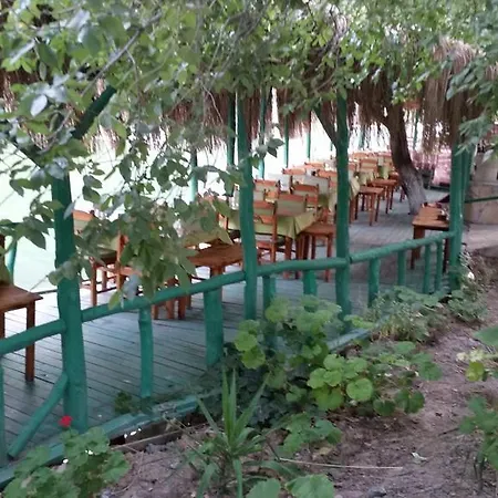 Riverside Hotel
